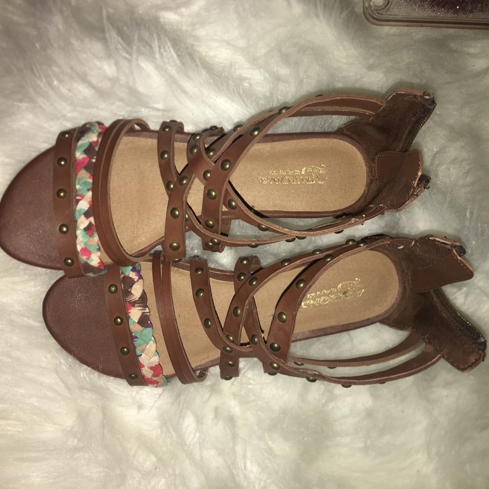 Size 7 sandals, worn only a few times!